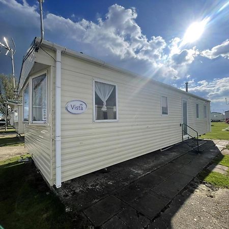 Lovely 8 Berth Caravan At St Osyth Beach Holiday Park Ref 28101G Clacton-on-Sea Exterior foto