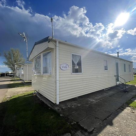 Lovely 8 Berth Caravan At St Osyth Beach Holiday Park Ref 28101G Clacton-on-Sea Exterior foto